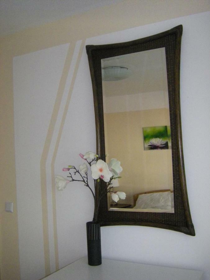 Uni Apartment