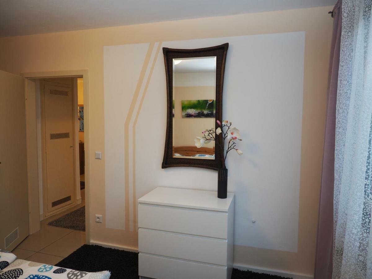 Uni Apartment *